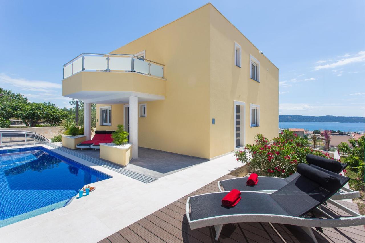 Villa-Split-Luxury-Heated Salt Water Pool-Up To 3 Family Kaštela Esterno foto