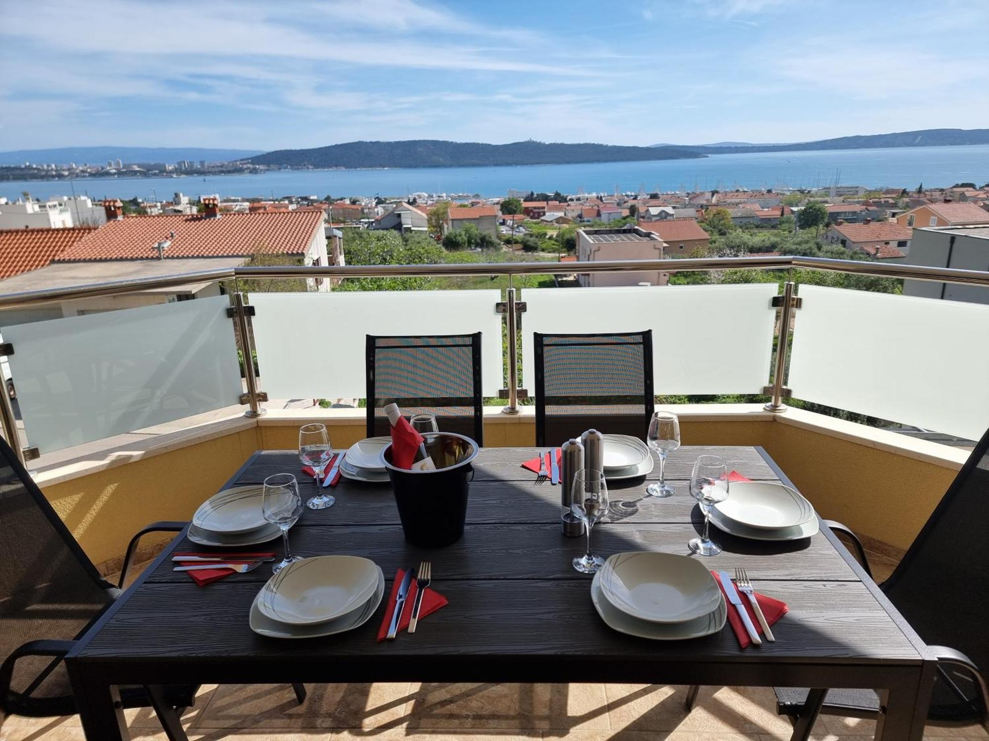 Villa-Split-Luxury-Heated Salt Water Pool-Up To 3 Family Kaštela Esterno foto